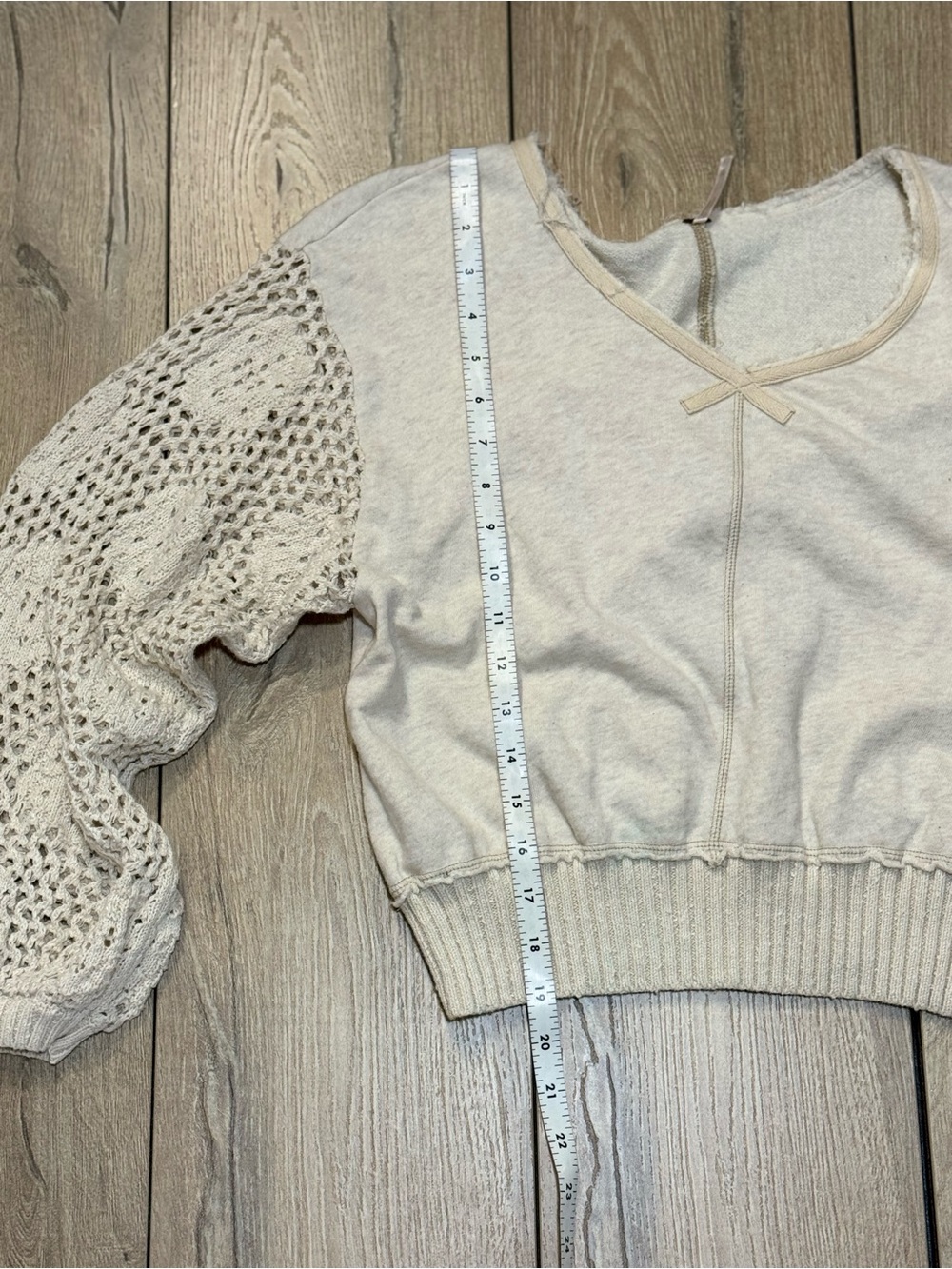 Free People Cream V-Neck Sweatshirt Crochet Lace Long Balloon Sleeves Size Small - Picture 12 of 16